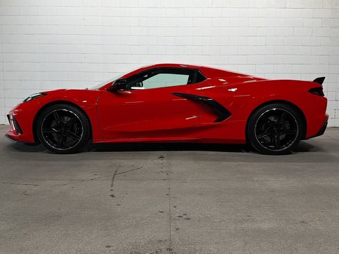 Used 2024 Chevrolet Corvette Stingray Premium Conv w/ Z51 Performance Package RWD image 2