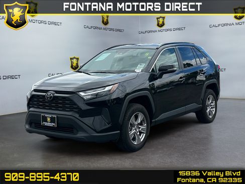 Used 2025 Toyota RAV4 XLE FWD image 1