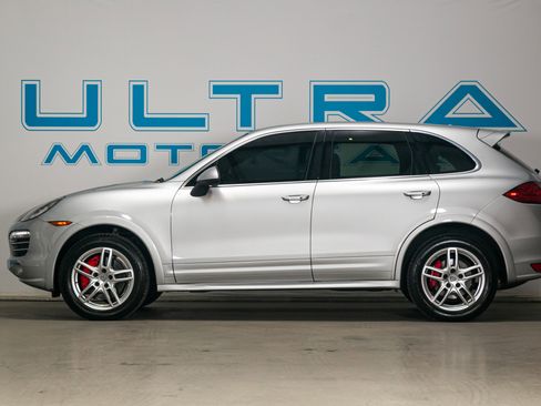 Used 2012 Porsche Cayenne image 3