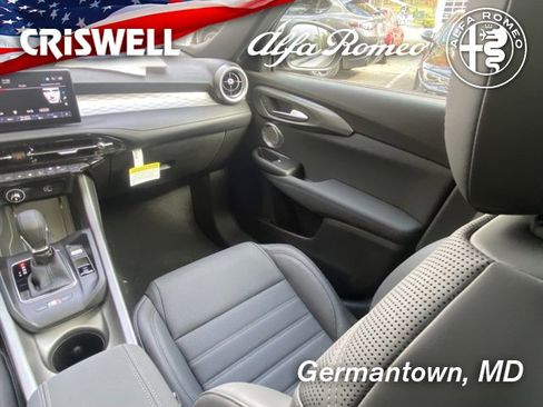 New 2024 Alfa Romeo Tonale Veloce image 48