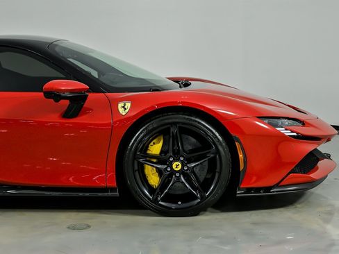 Used 2023 Ferrari SF90 Stradale image 15