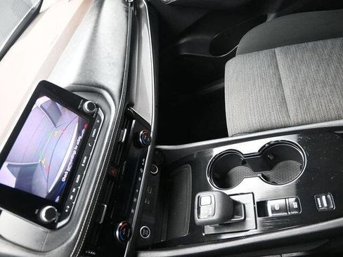 Used 2022 Nissan Rogue SV image 27