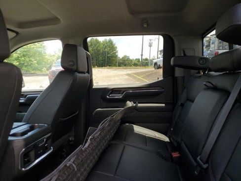 Used 2023 GMC Sierra 1500 SLT w/ SLT Premium Plus Package AWD/4WD image 10