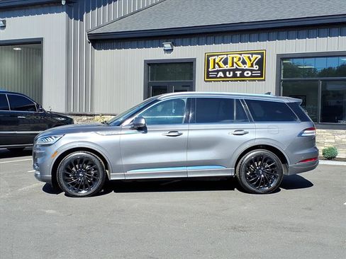 Used 2021 Lincoln Aviator Reserve w/ Equipment Group 208A image 3