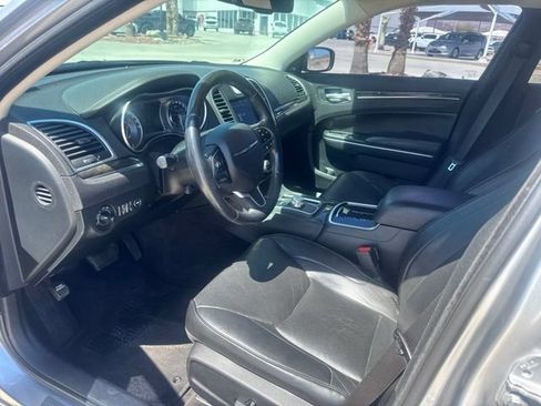 Used 2018 Chrysler 300 Limited w/ Safetytec Plus Group RWD image 17