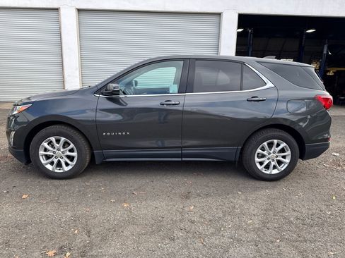 Used 2019 Chevrolet Equinox LT image 2