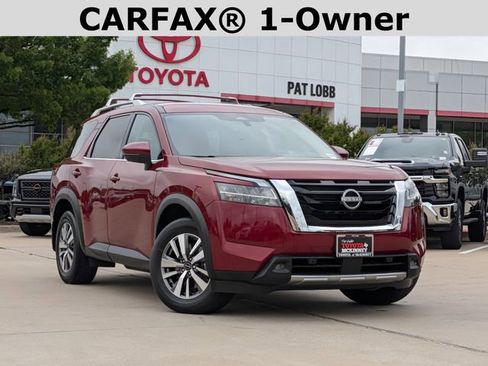 Used 2023 Nissan Pathfinder SL AWD/4WD image 2
