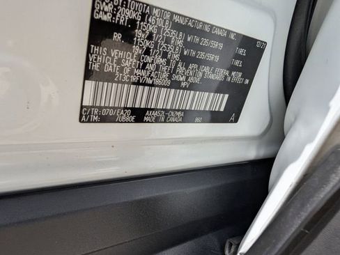 Used 2022 Toyota RAV4 XLE Premium FWD image 37