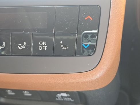 New 2026 Nissan Pathfinder Platinum image 34