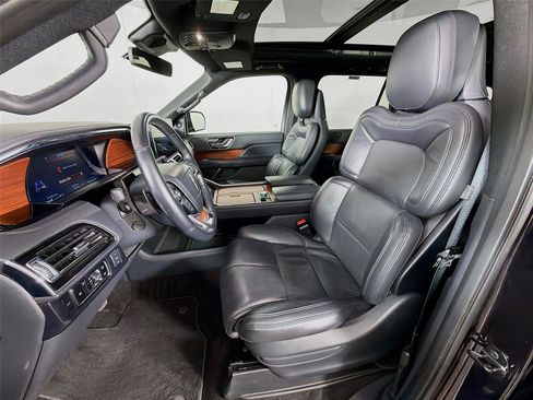 Used 2024 Lincoln Navigator Reserve AWD/4WD image 11