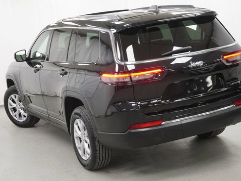 Used 2022 Jeep Grand Cherokee L Limited image 14