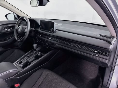 Certified 2024 Honda Accord EX image 28