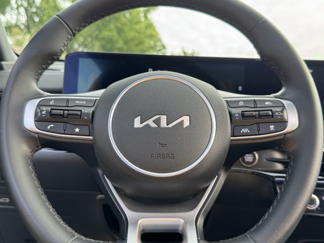 Used 2025 Kia K5 GT-Line w/ GT-Line Premium Package FWD image 17