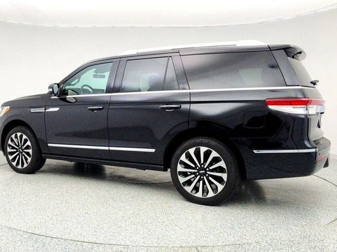 Used 2023 Lincoln Navigator Reserve image 7
