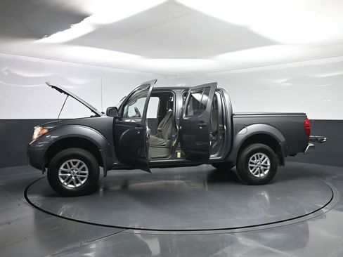 Used 2016 Nissan Frontier SV image 32
