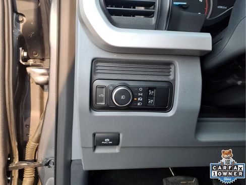 Used 2025 Ford F250 XLT AWD/4WD image 21
