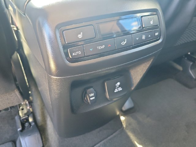 Used 2022 Hyundai Palisade SEL w/ 8P Bench Seat Package FWD image 16