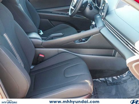 Certified 2023 Hyundai Elantra SEL FWD image 15