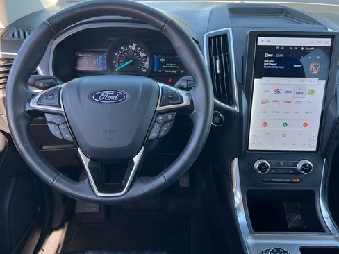 Used 2024 Ford Edge Titanium image 11