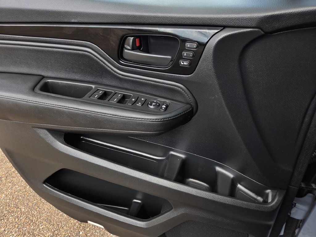 Certified 2025 Honda Odyssey Touring image 18