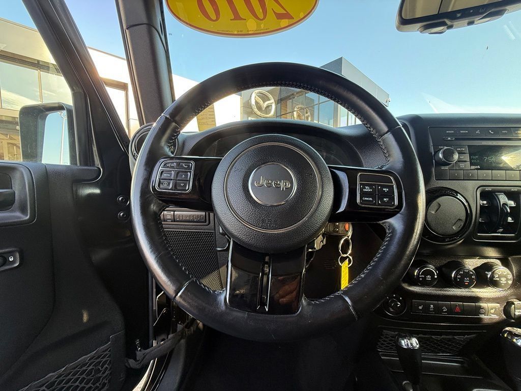 Used 2016 Jeep Wrangler Unlimited Sahara AWD/4WD image 19