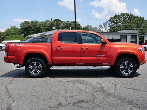 Used 2017 Toyota Tacoma TRD Sport w/ Premium & Technology Package AWD/4WD image 45