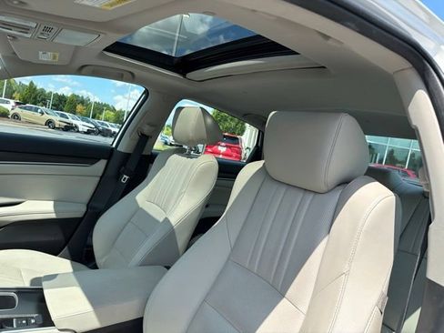 Used 2020 Honda Accord Touring image 17