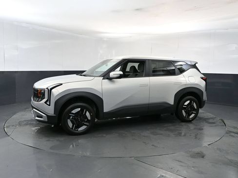 Used 2027 Kia Seltos LX AWD/4WD image 2