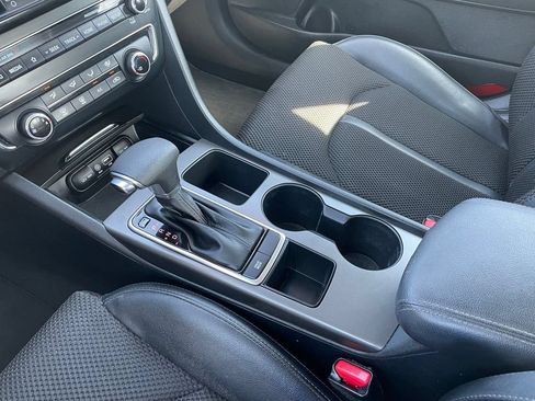Used 2020 Kia Optima S FWD image 19