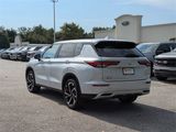 Used 2024 Mitsubishi Outlander SE image 5