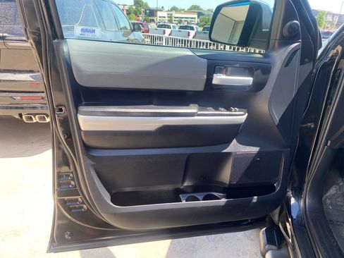 Used 2018 Toyota Tundra Limited w/ Limited Premium Package AWD/4WD image 10