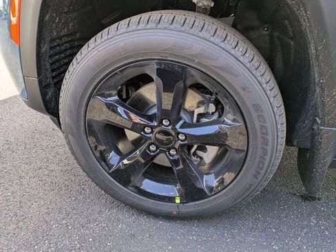 New 2026 Jeep Grand Cherokee L Limited AWD/4WD image 31