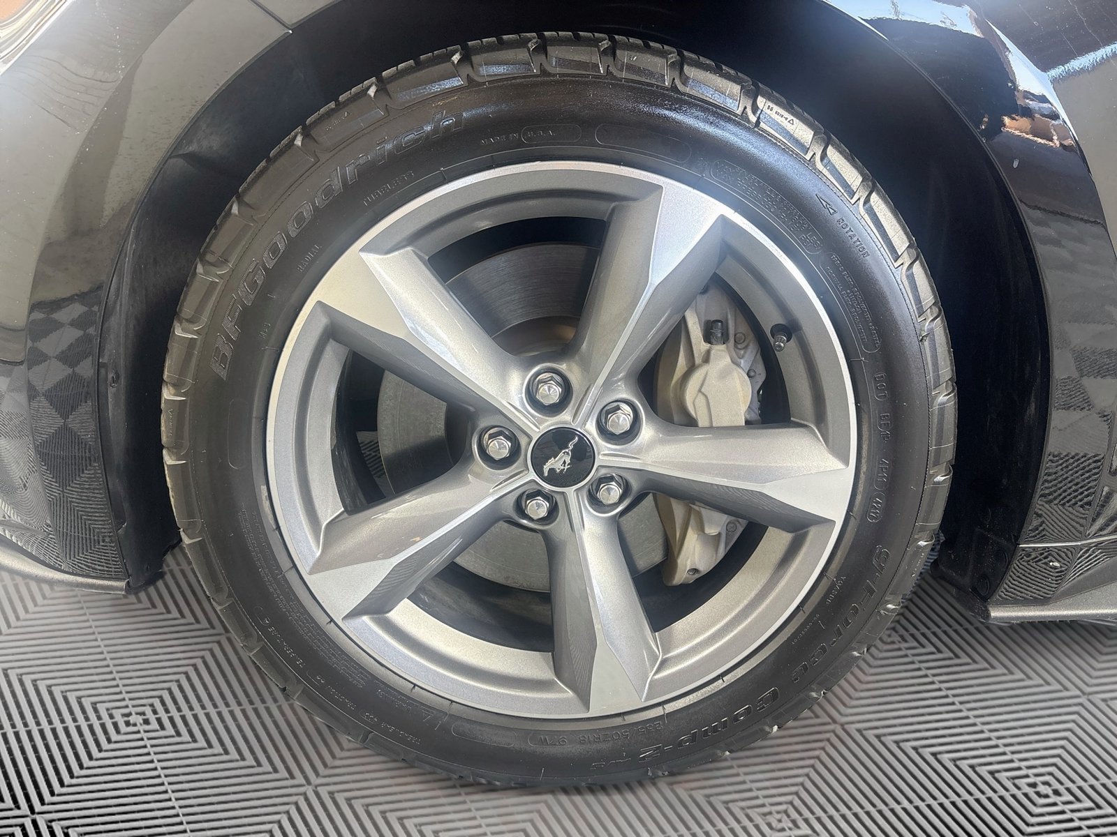 Used 2015 Ford Mustang GT RWD image 26