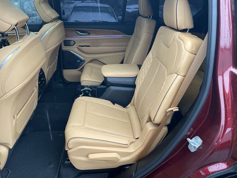 Used 2024 Jeep Grand Cherokee L Summit image 39