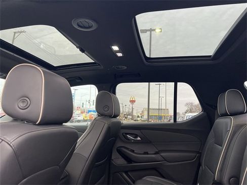 Certified 2023 Chevrolet Traverse Premier w/ Redline Edition image 16
