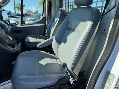 Used 2019 Ford Transit 250 138 RWD image 10
