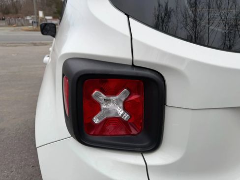 Used 2016 Jeep Renegade Sport w/ Power & Air Group image 13