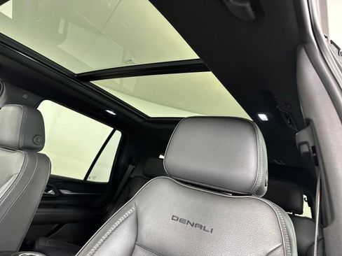 Used 2021 GMC Yukon Denali image 12