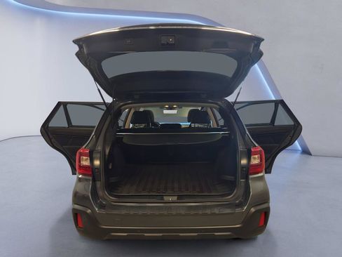 Used 2018 Subaru Outback 2.5i Limited AWD/4WD image 11