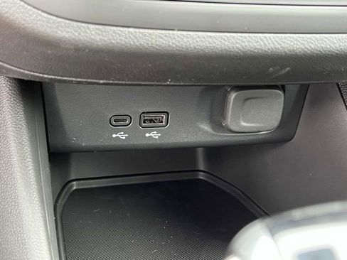 Used 2025 Buick Envista Preferred w/ Convenience I Package image 22