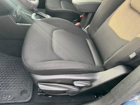 Used 2023 Jeep Renegade Latitude image 14