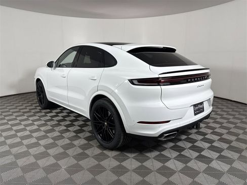 New 2025 Porsche Cayenne Coupe image 3