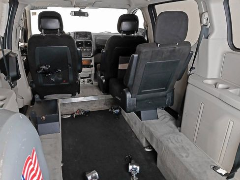 Used 2013 Dodge Grand Caravan American Value Package image 9