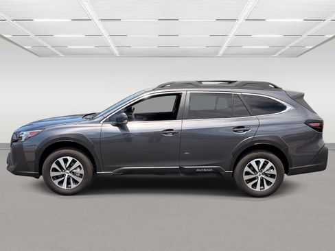 Used 2025 Subaru Outback w/ Popular Package #1A AWD/4WD image 2