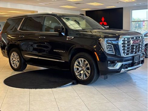 Used 2025 GMC Yukon Denali AWD/4WD image 3