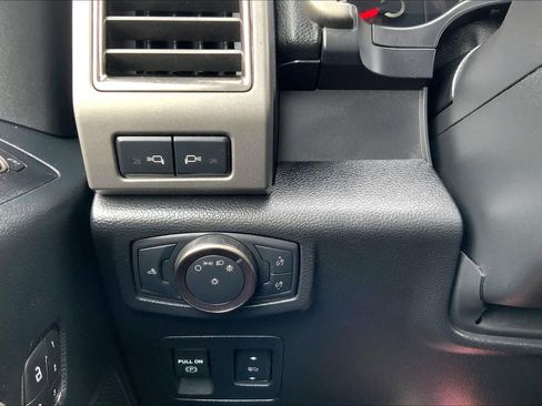 Used 2019 Ford F150 Raptor w/ Equipment Group 802A Luxury image 33