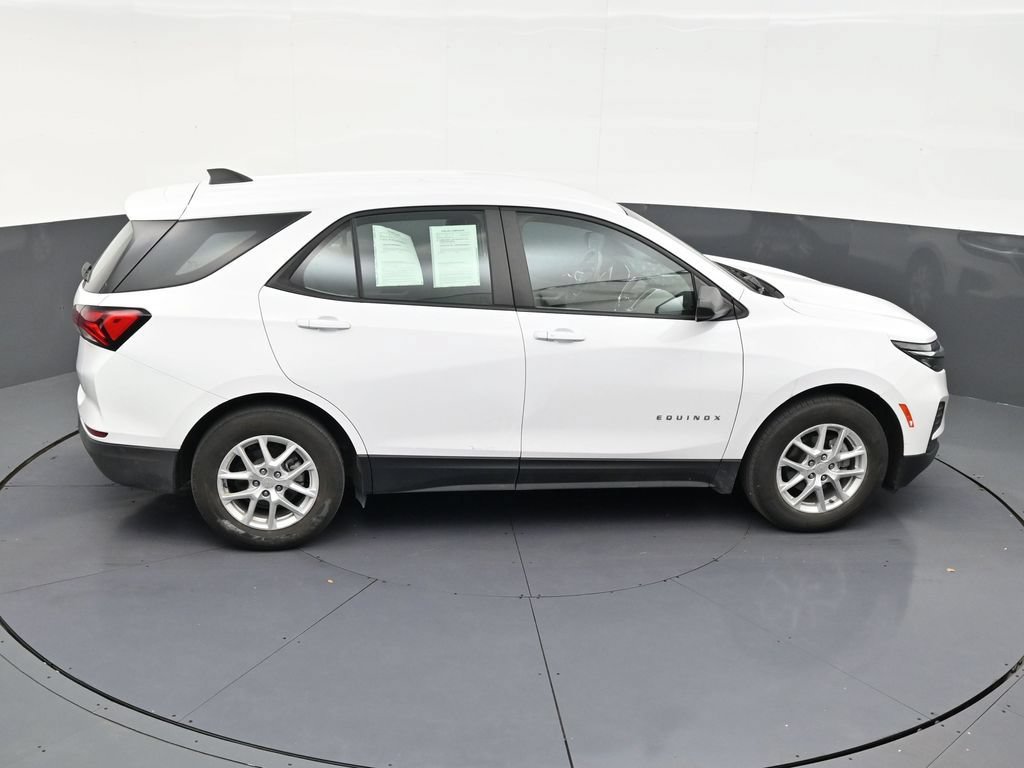 Used 2024 Chevrolet Equinox LS w/ Driver Confidence II Package FWD image 17