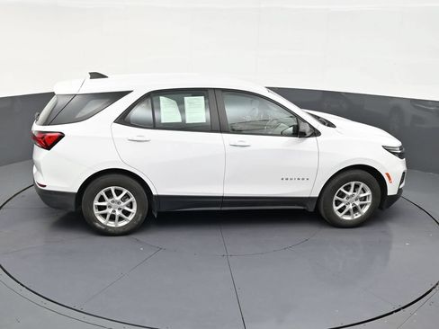 Used 2024 Chevrolet Equinox LS w/ Driver Confidence II Package FWD image 17
