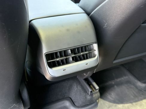 Used 2023 Tesla Model Y Long Range AWD/4WD image 13