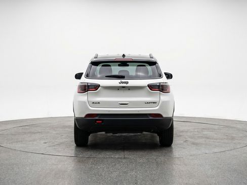 Used 2025 Jeep Compass Trailhawk AWD/4WD image 7